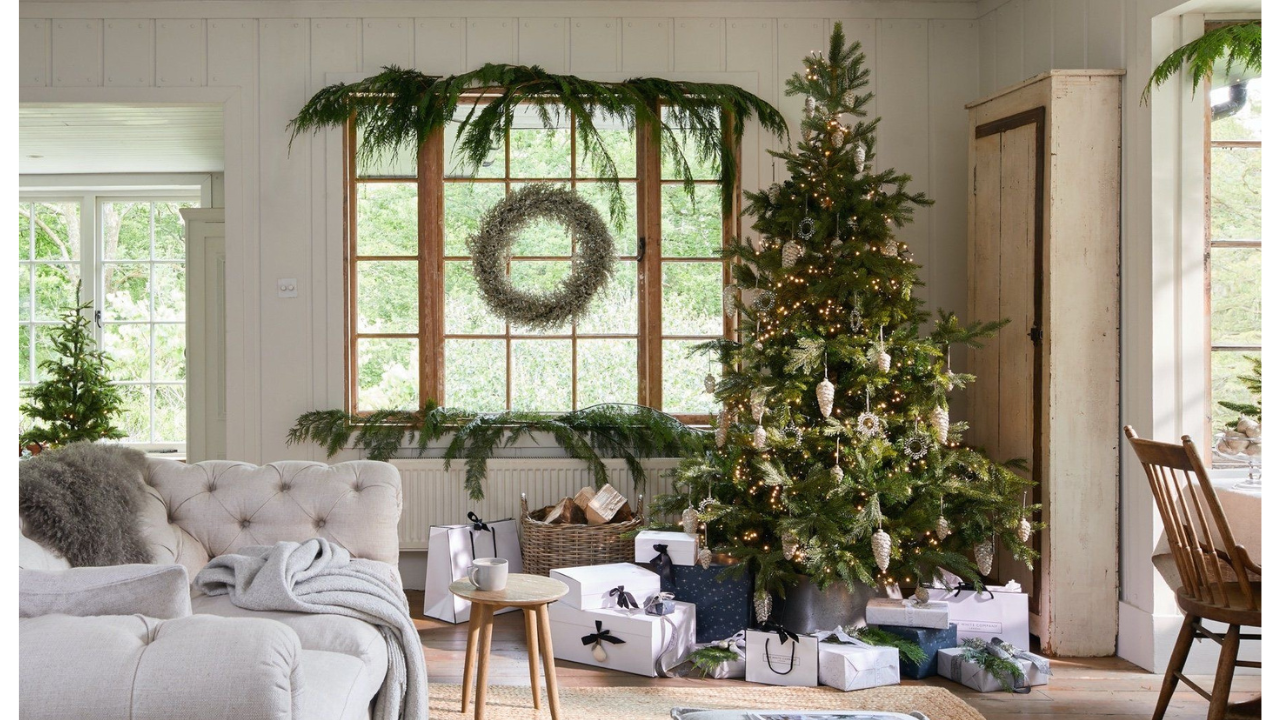 How to Add some Festive Cheer to Your Airbnb!