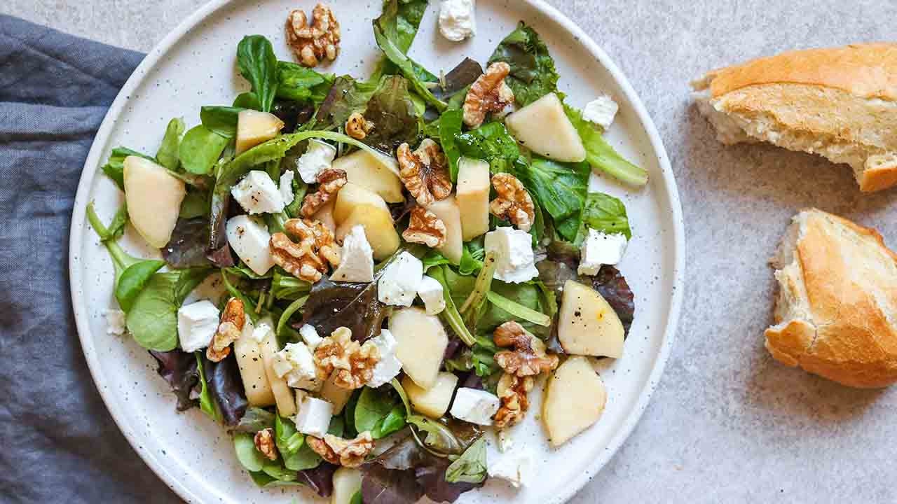 goat's cheese pear and walnut salad