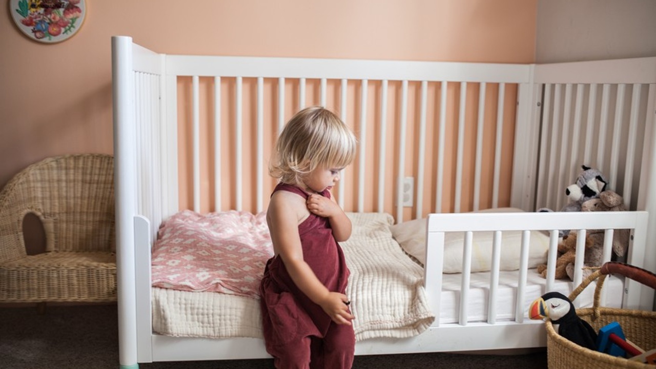 Baby bed that shop sits on your bed