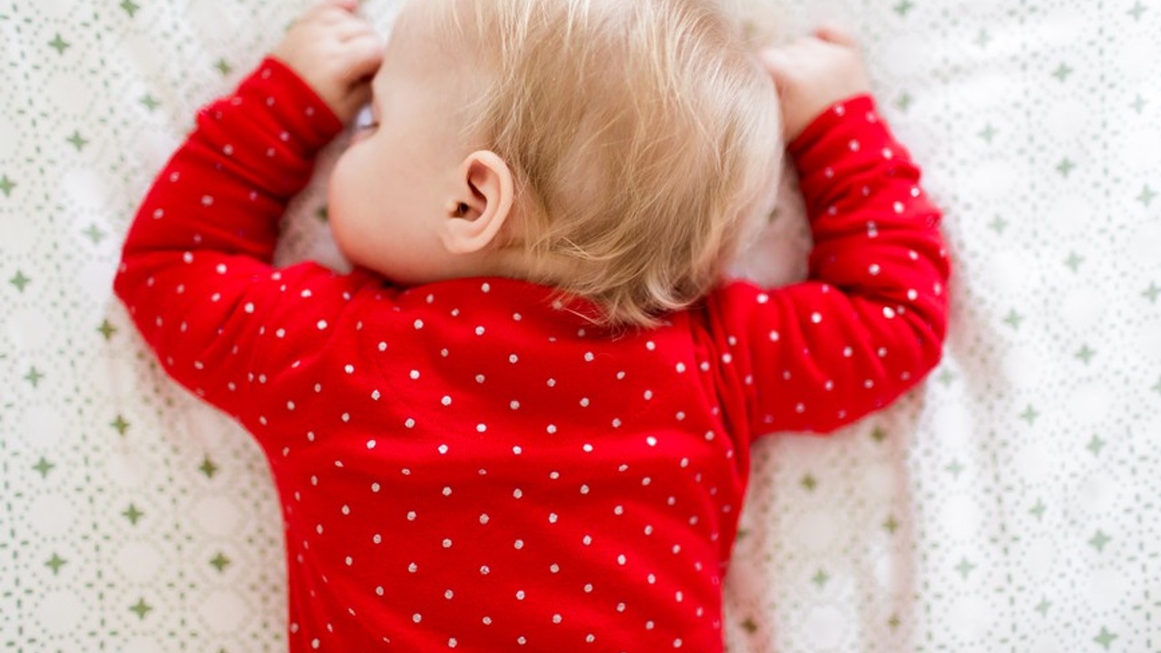 Why Early and Consistent Bedtimes are Essential for Babies