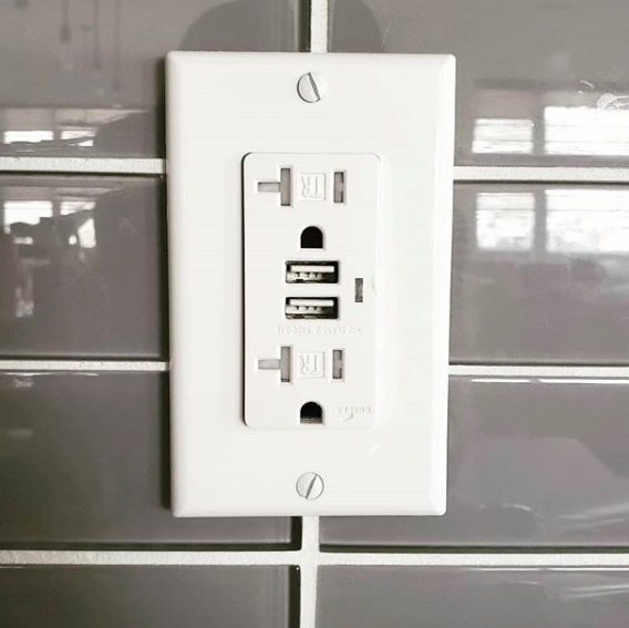 electrical outlet with USB port