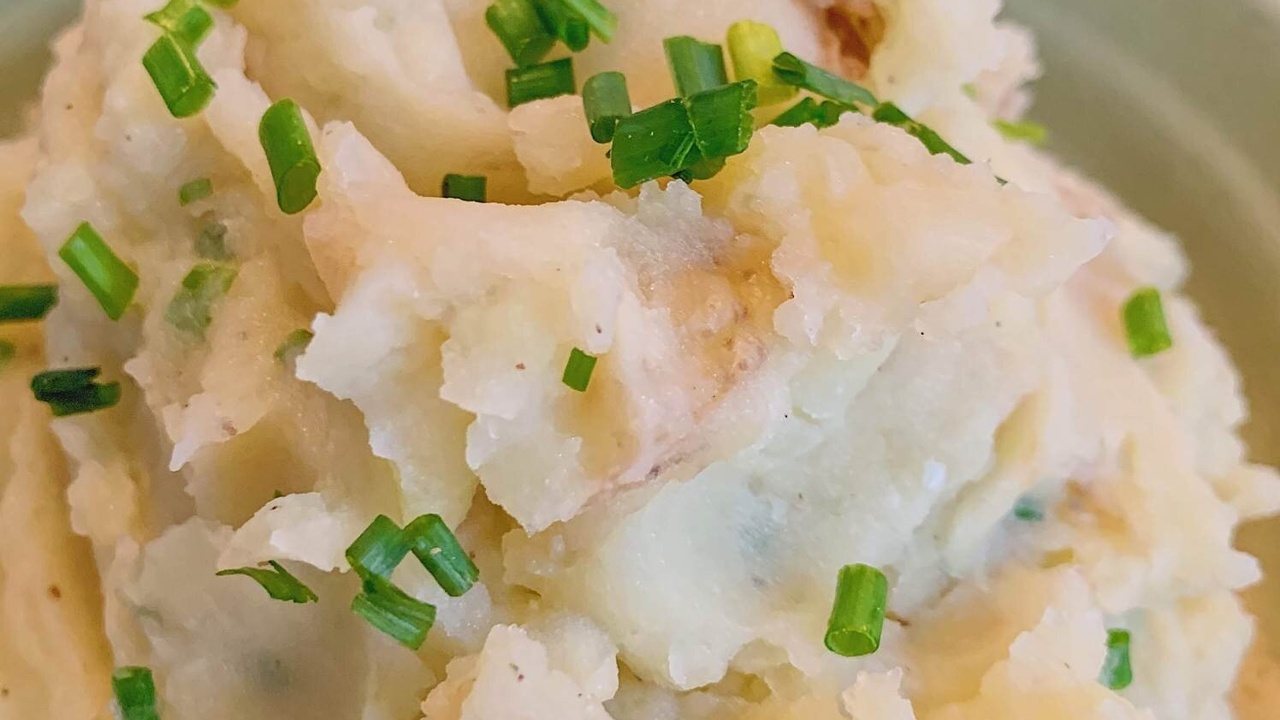 Vegan Roasted Garlic Mashed Potatoes