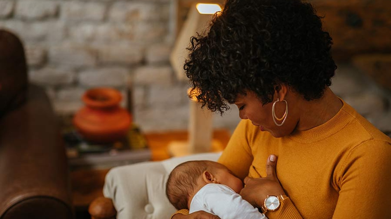 Breastfeeding a Teething Baby | The Thompson Method