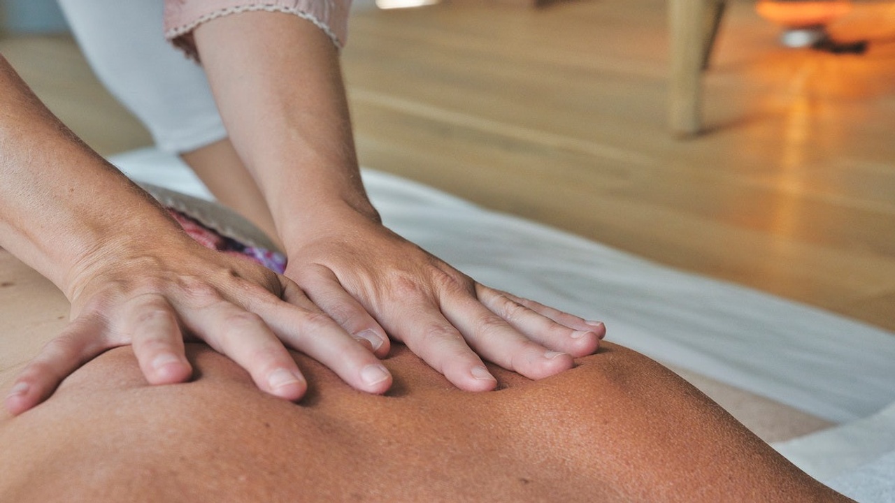 massage - spa therapist