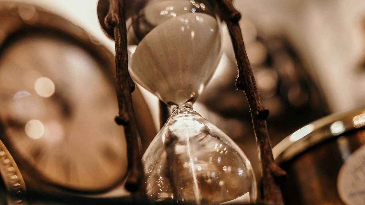 Hour glass
