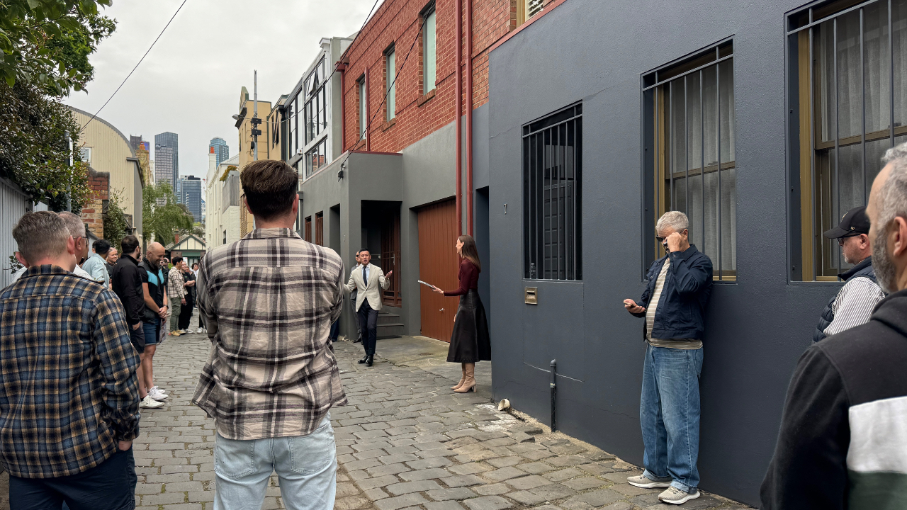 Auction 7 Wilson St South Melbourne 3206 www.marshallwhite.com.au www.realestate.com.au