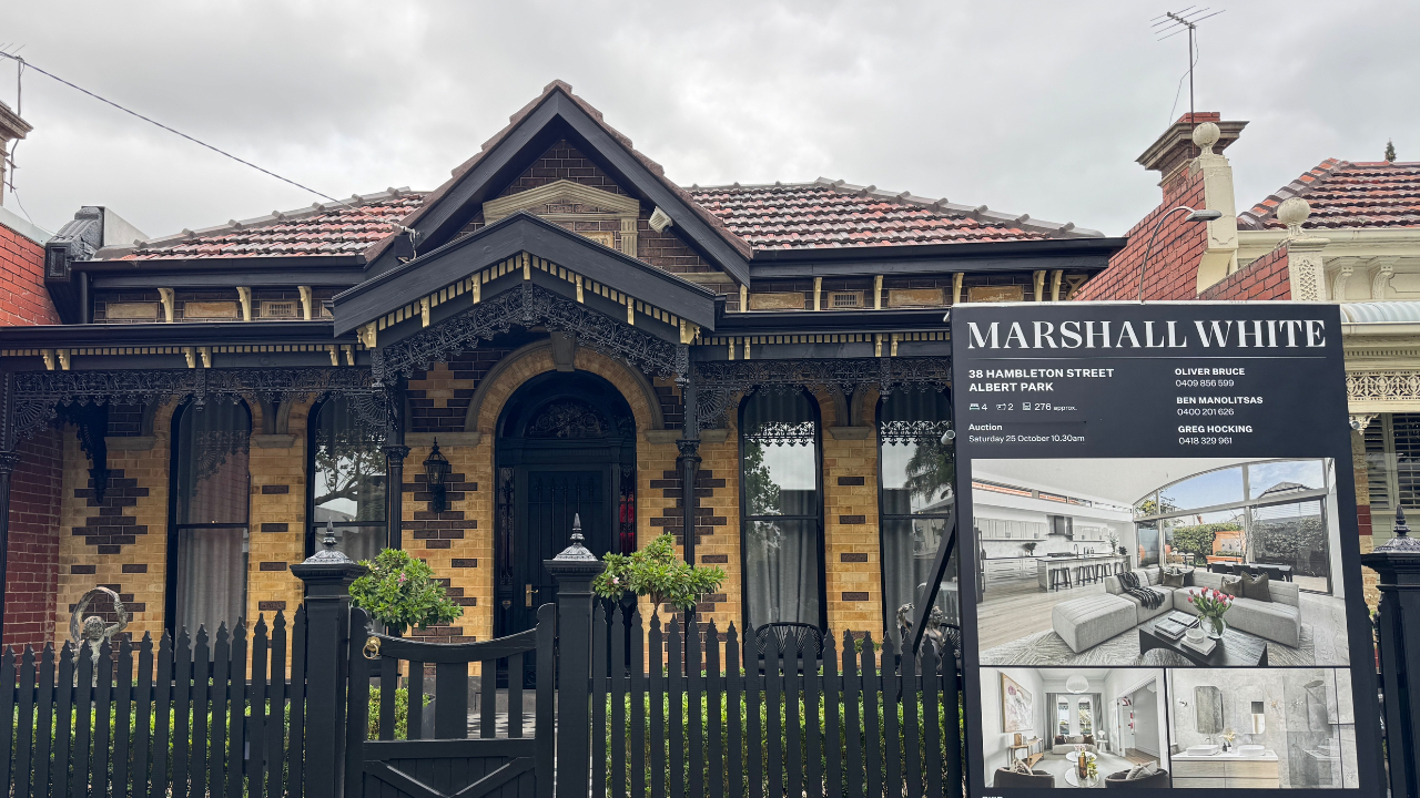 Auction 38 Hambleton St Middle Park 3206 www.marshallwhite.com.au www.realestate.com.au www.domain.com.au