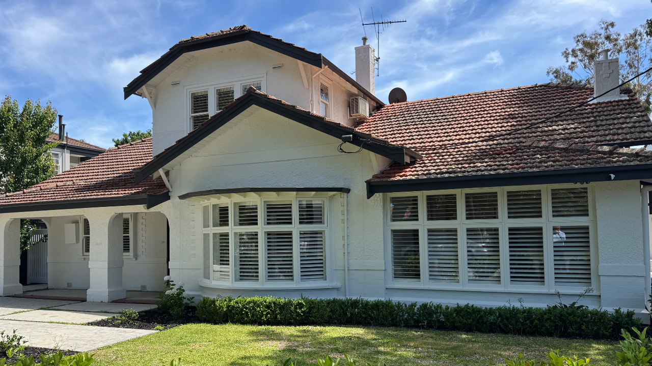 EOI 9 Rothesay Ave Brighton 3186 www.realestate.com.au www.domain.com.au