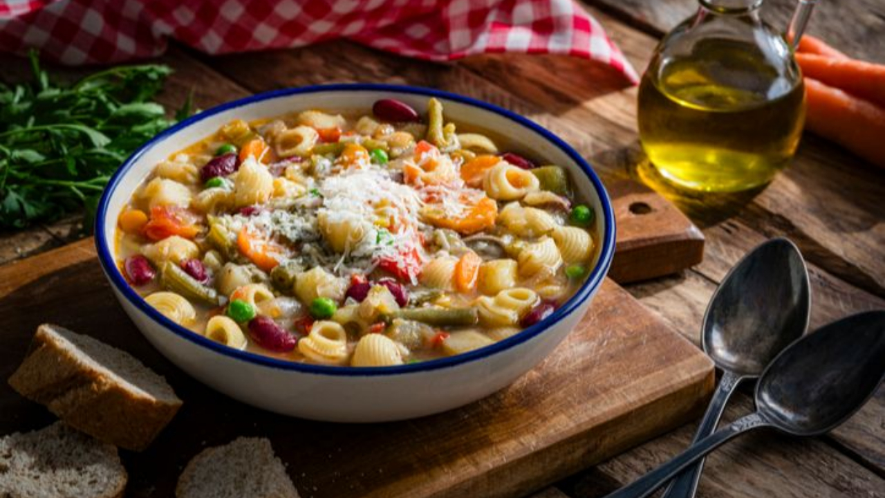 minestrone soup in a bowl