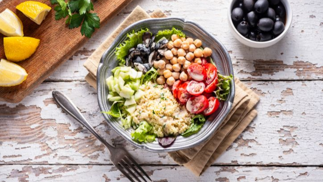 Mediterranean Chickpea Salad Bowl