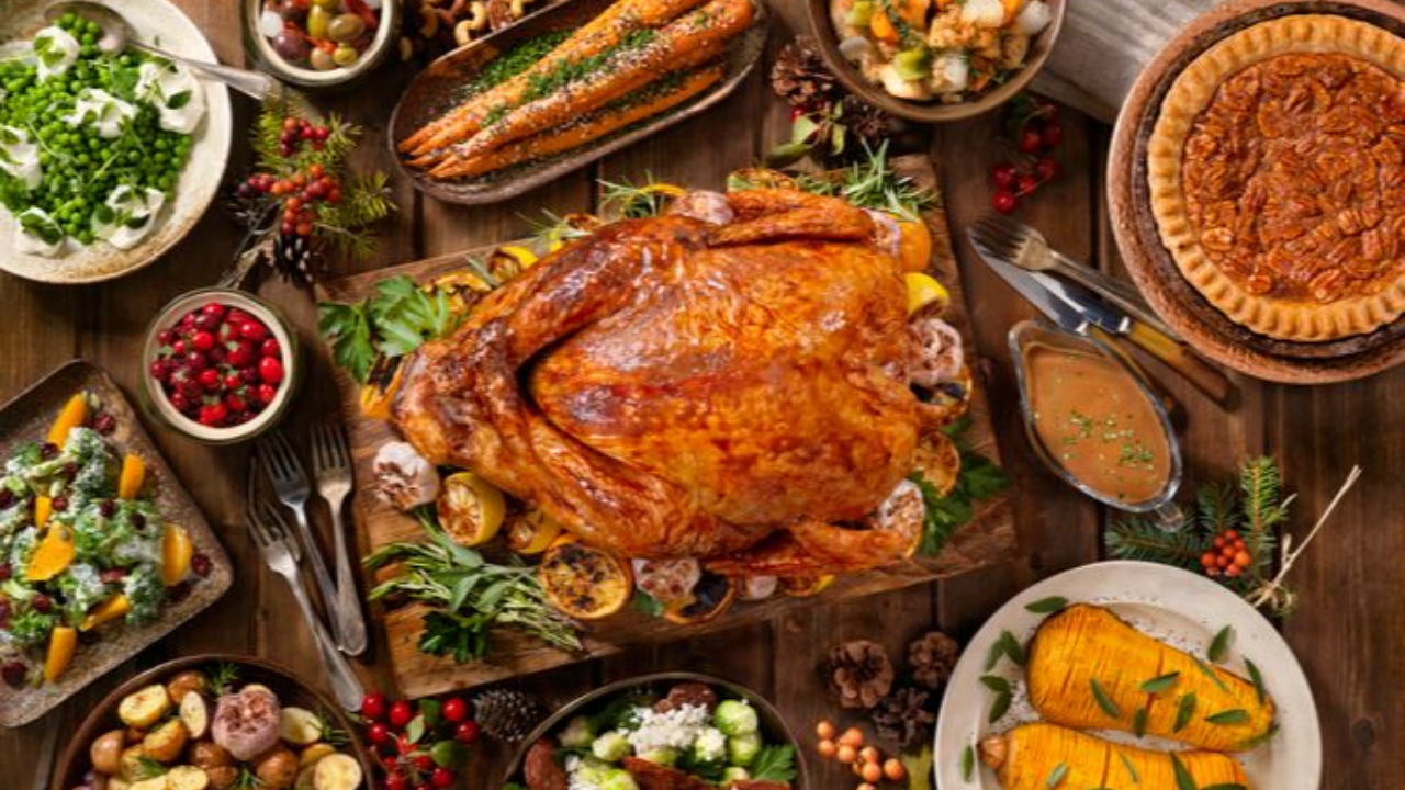Thanksgiving table
