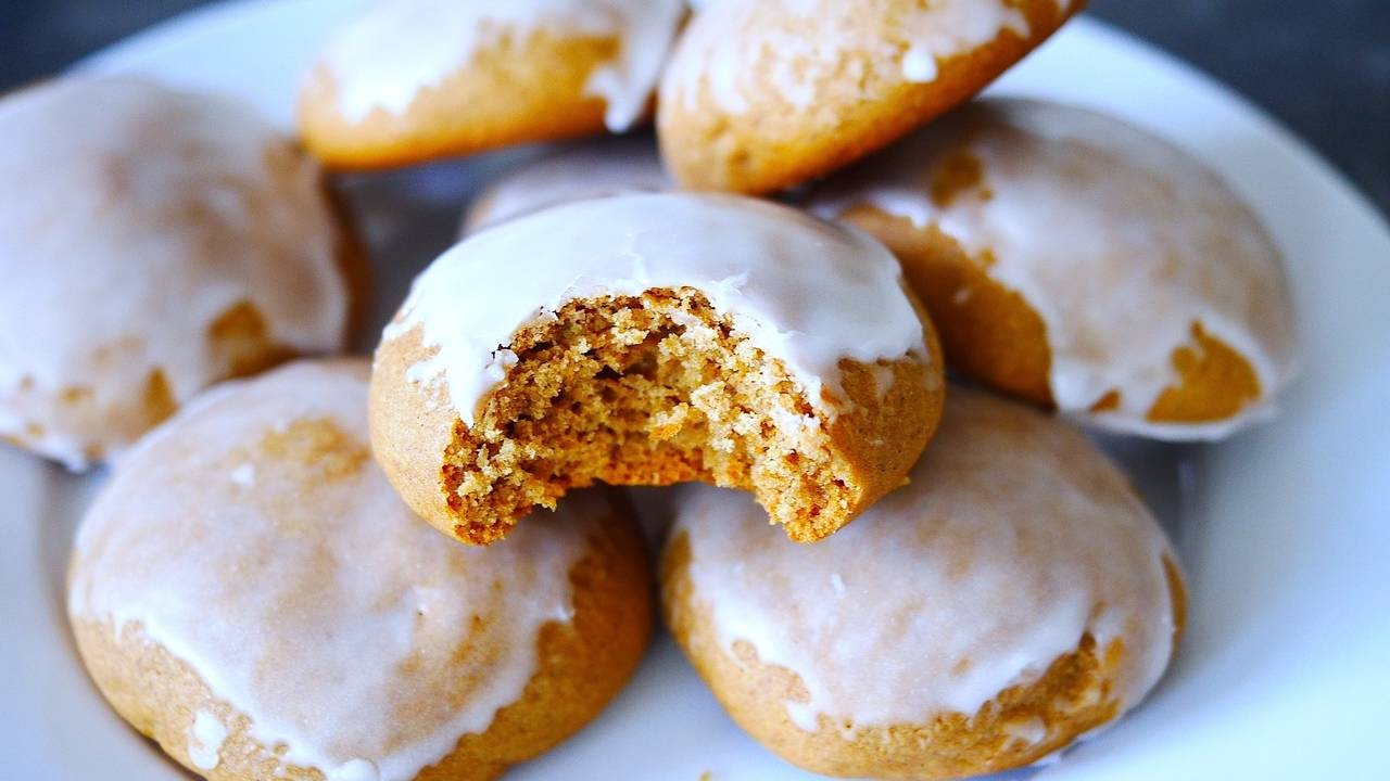 Pryaniki Russian honey spice cookies with white sugar glaze