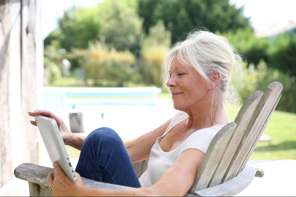 woman rebuilding financial confidence after divorce