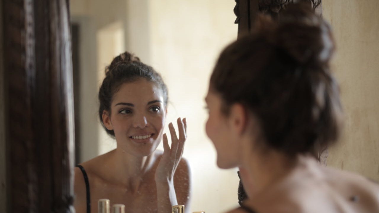 Holistic Ways to Revive Your Skin This Winter