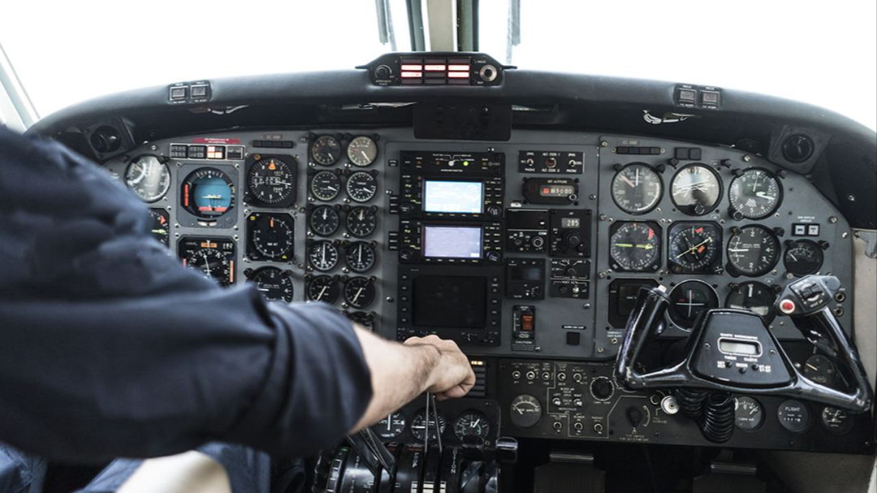 Cessna 172 instrument panel overview cockpit layout by Flight Nerd Air Force: Aviation Training