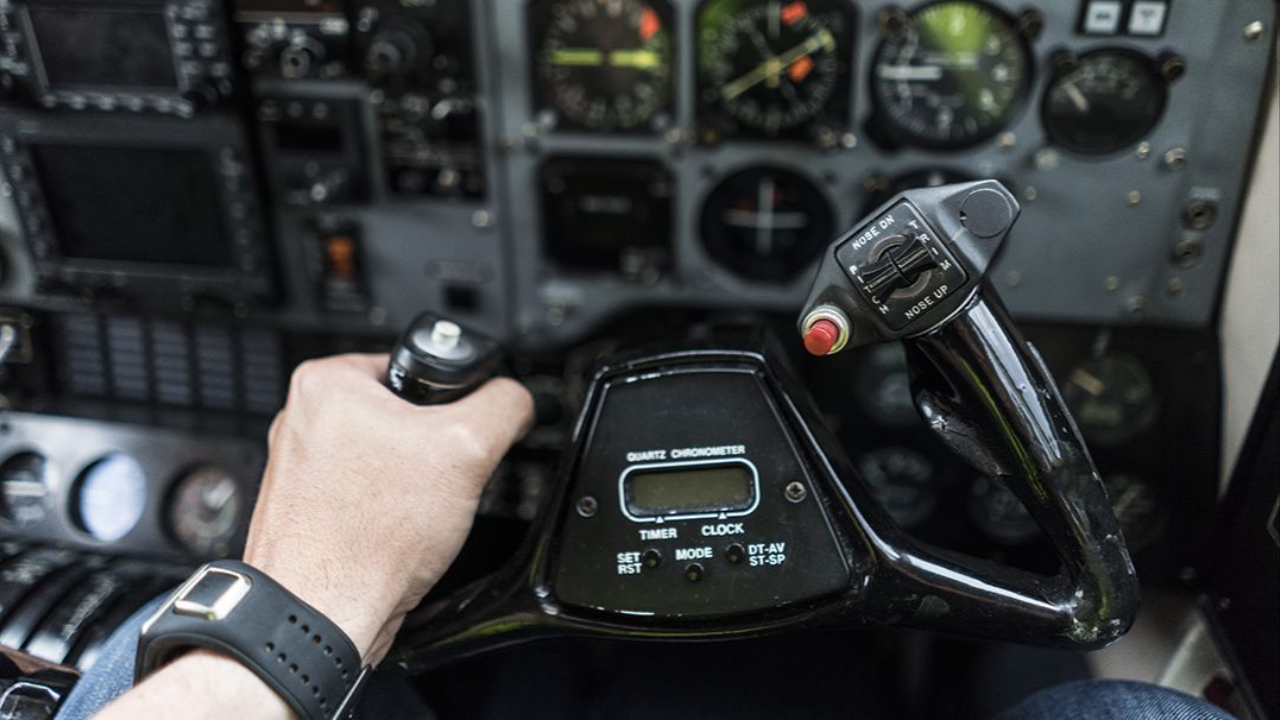 Master your flight simulation with a Cessna throttle controller