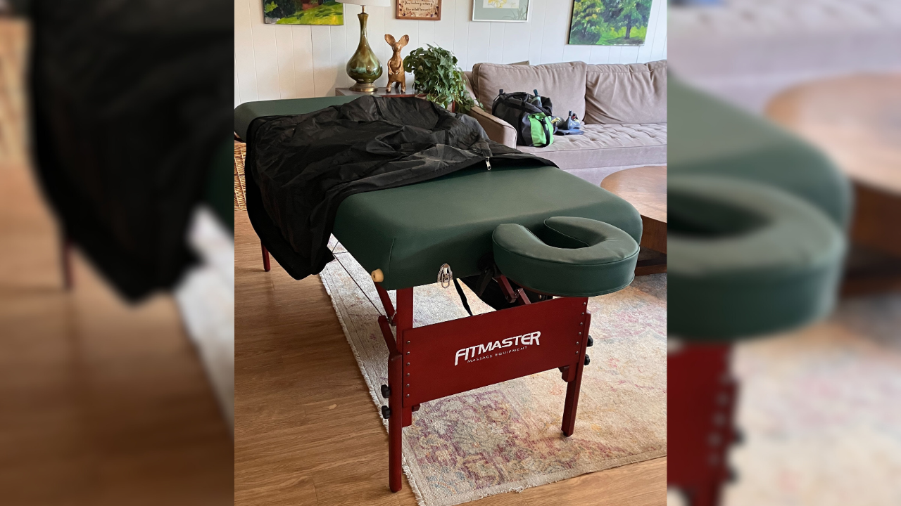 massage table