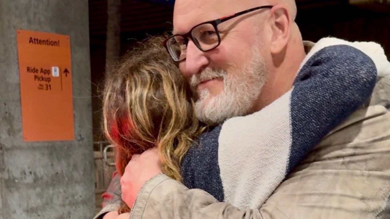 Father visiting daughter in Hawaii after she took a bold career leap and embraced new opportunities