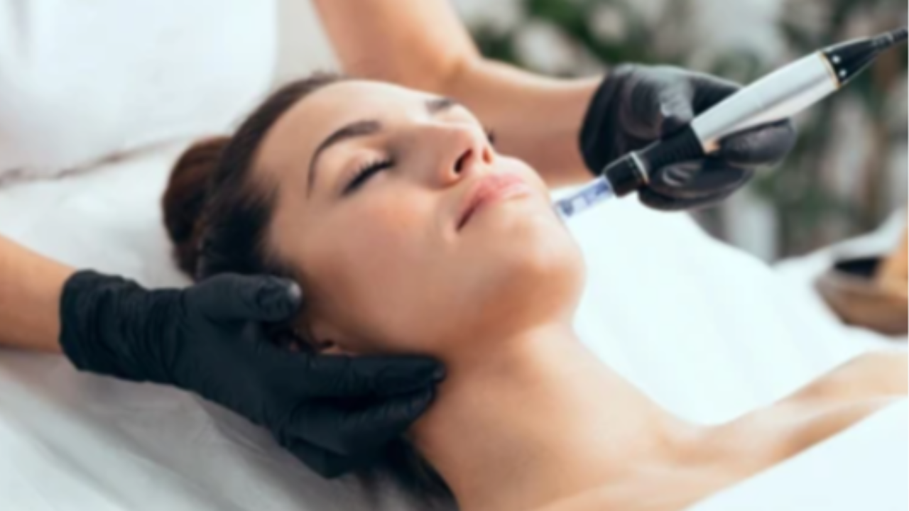 Microneedling Facial for Anti-Aging: Benefits, Process & What to Expect at Your First Session