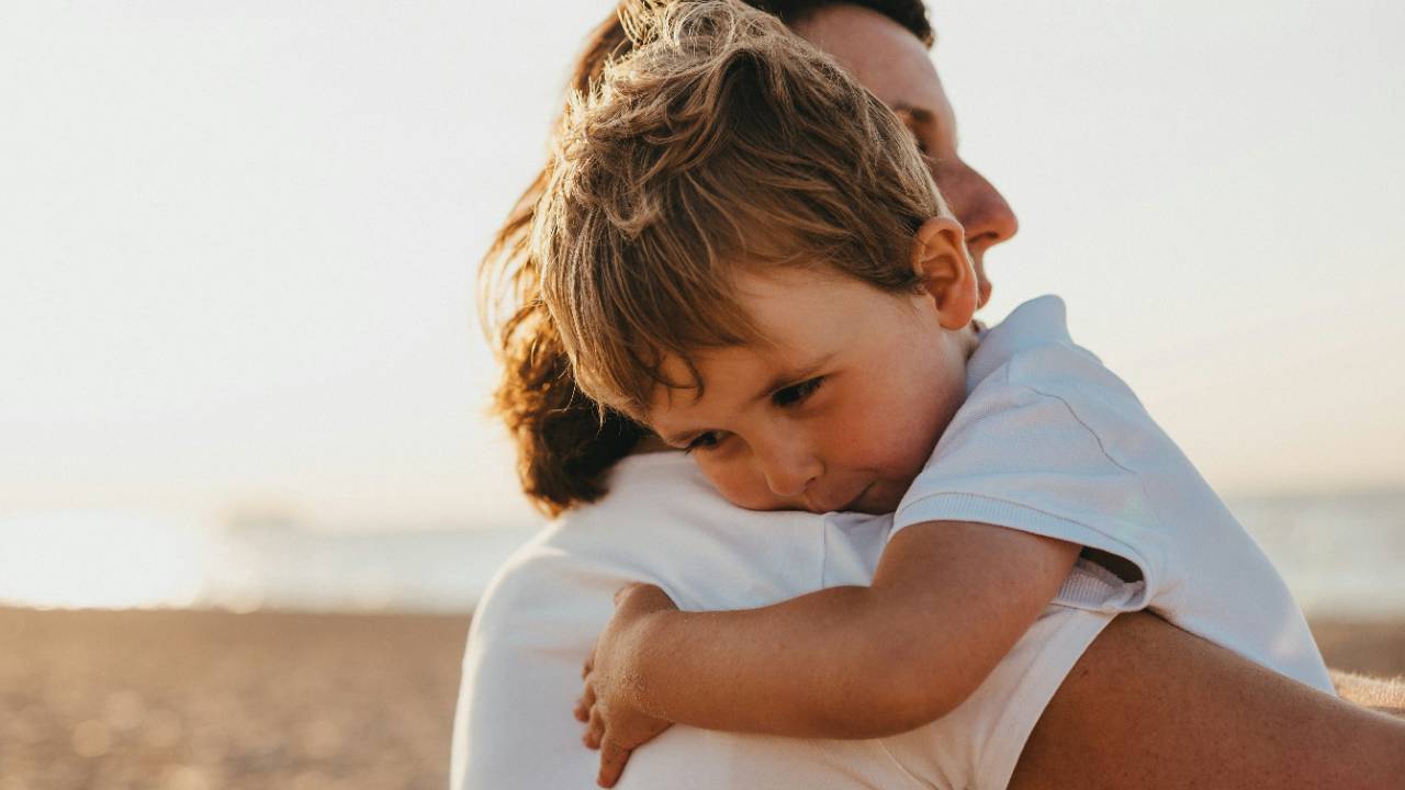 Fame emotiva e Self-Compassion: perché smettere di combatterti è il vero inizio del cambiamento