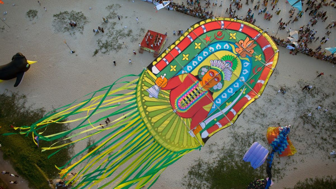 Nicolas Chorier flies a kite rigged with a camera, his preferred method for capturing aerial photos. © Amazing Aerial Agency