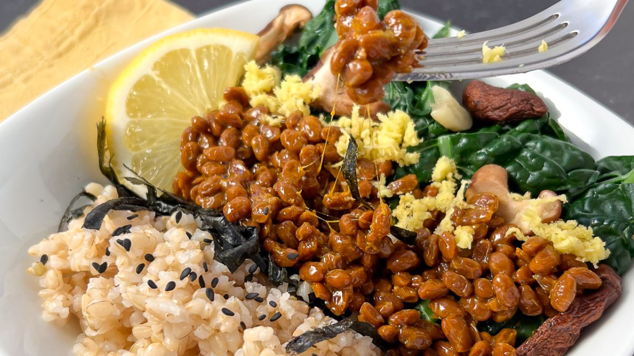 Natto maki bowl with rice, kale, nori, ginger.