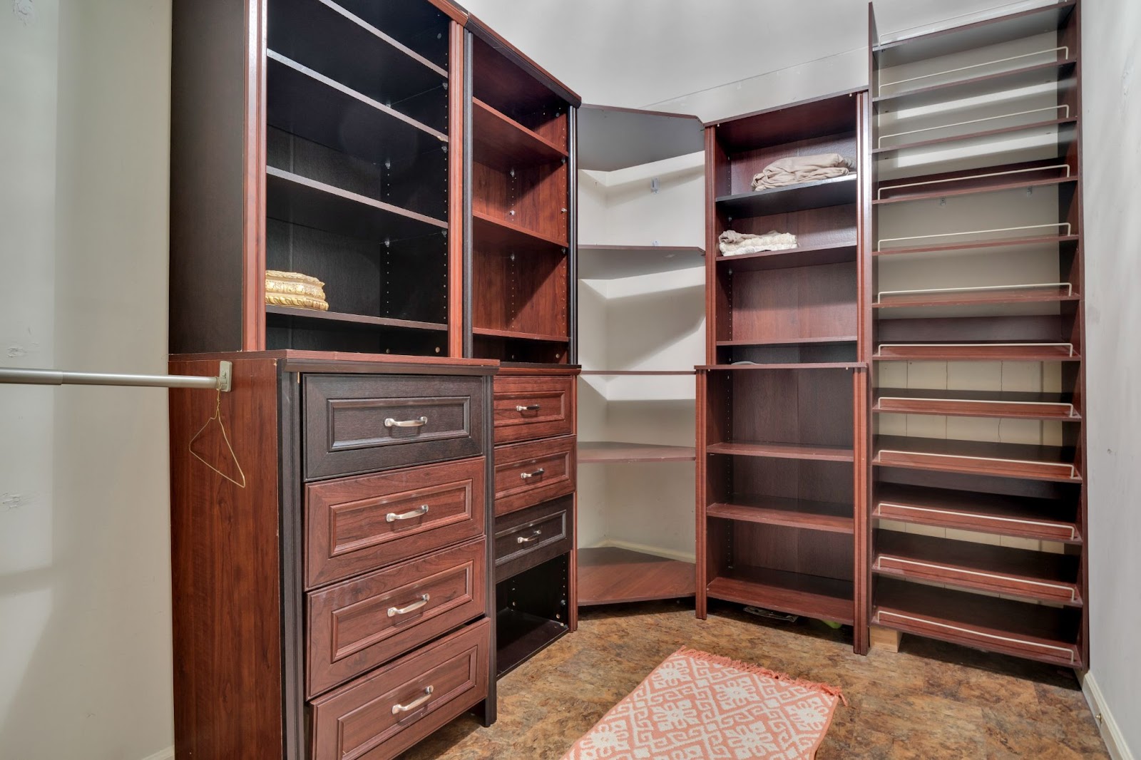 dressing room with empty shelves