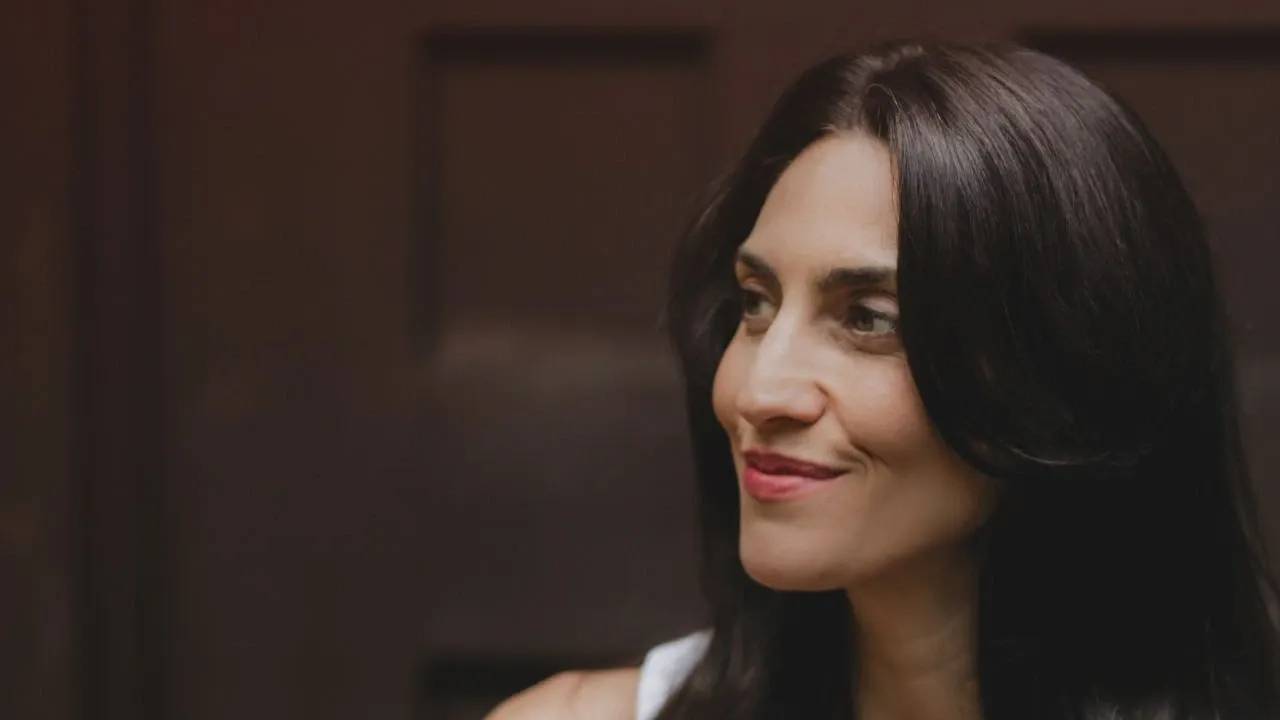 Executive health and life coach Lindsay Kassem discussing leadership blind spots and emotional intelligence in Mauritius