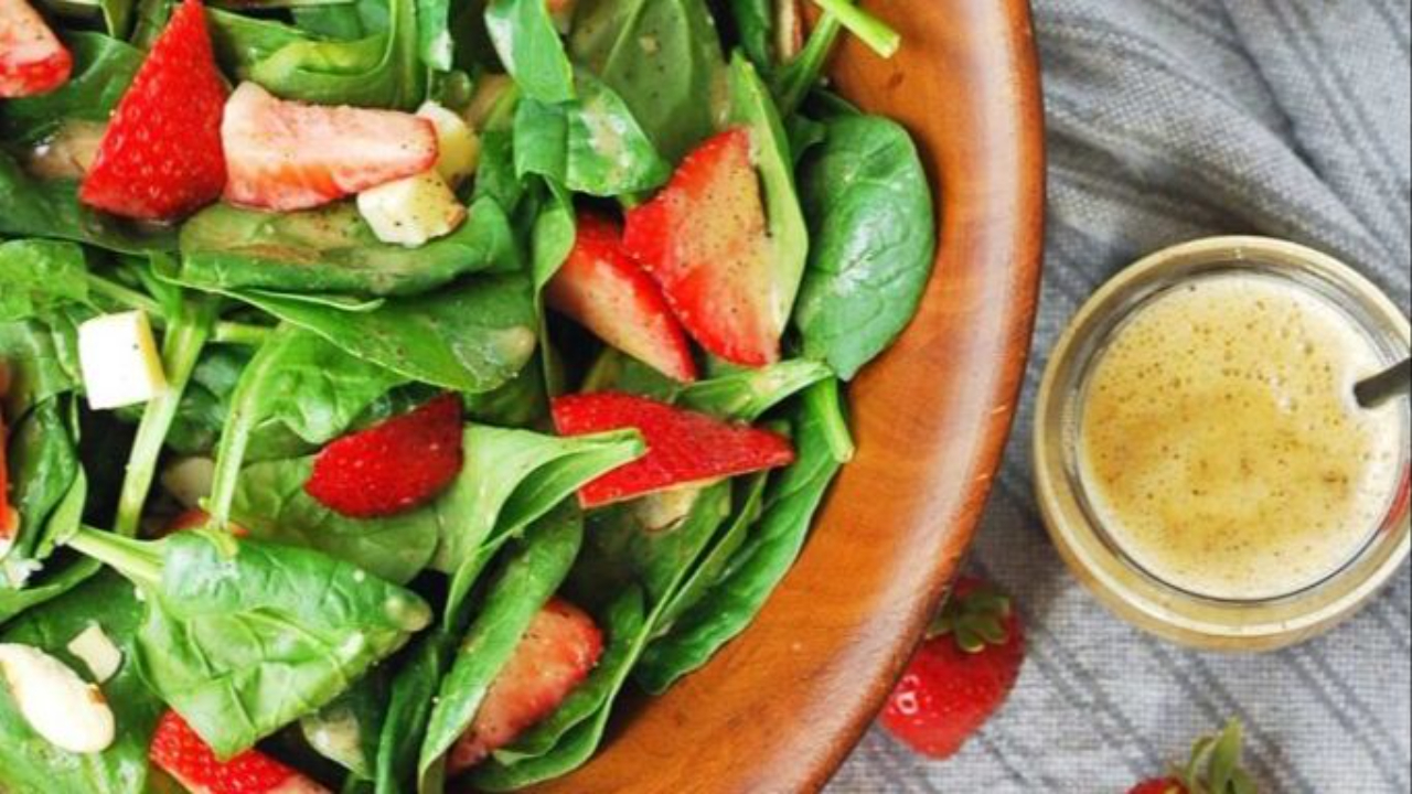 strawberry and spinach salad