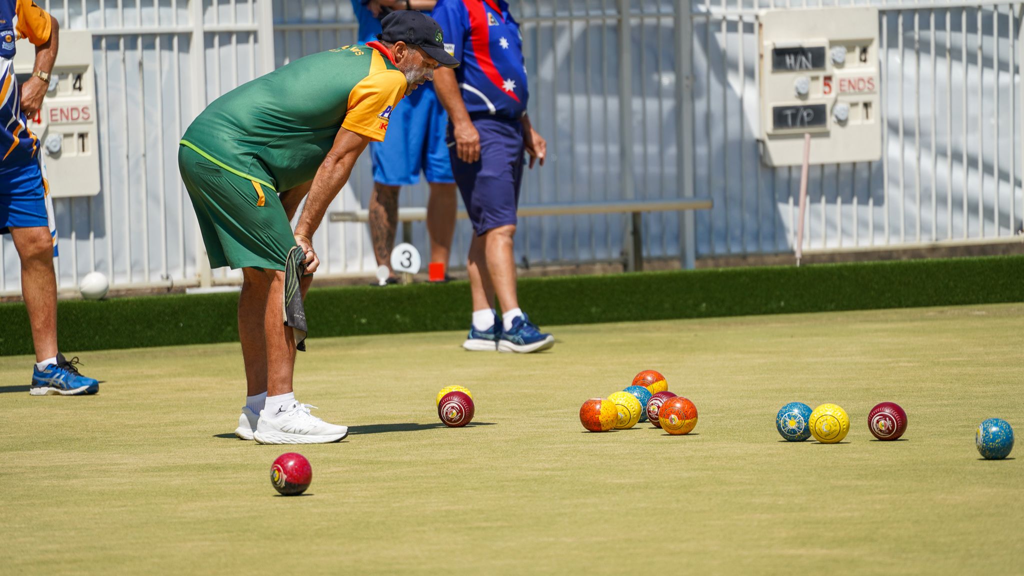 lawn bowls up shot