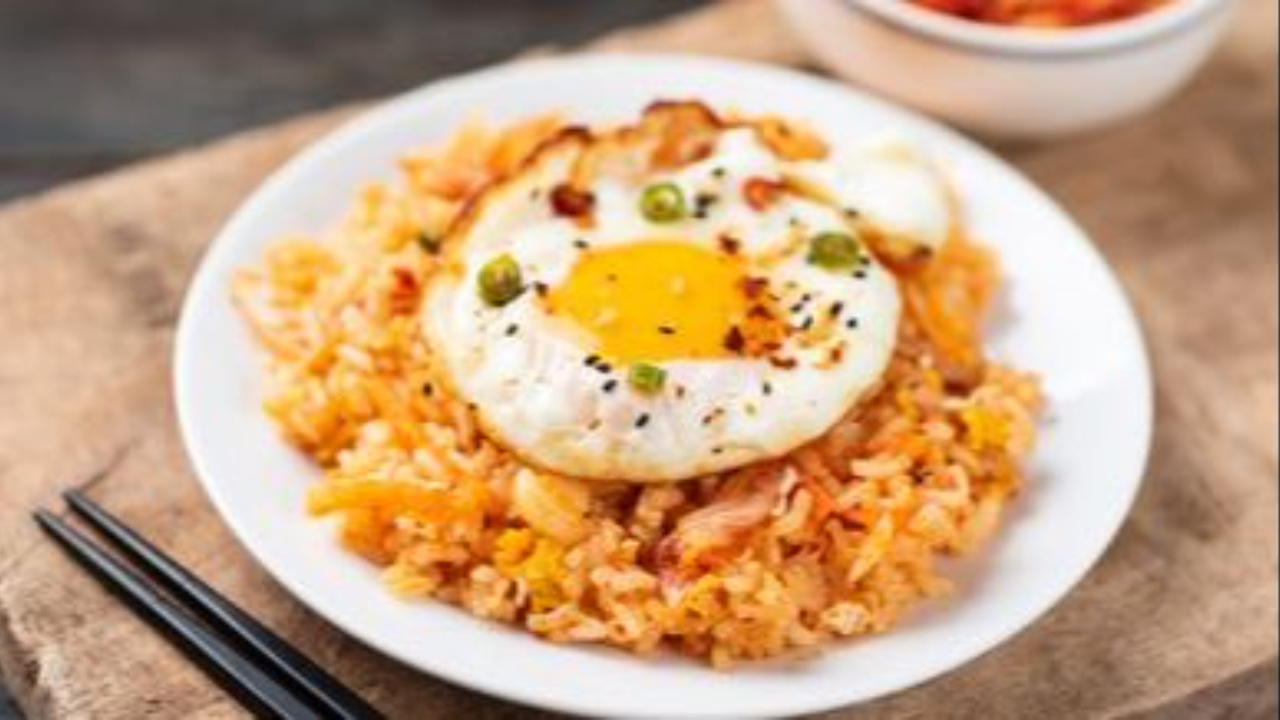 The Cognitive Power Bowl: A savory, antioxidant-rich breakfast or recovery meal designed for the gut-brain axis.