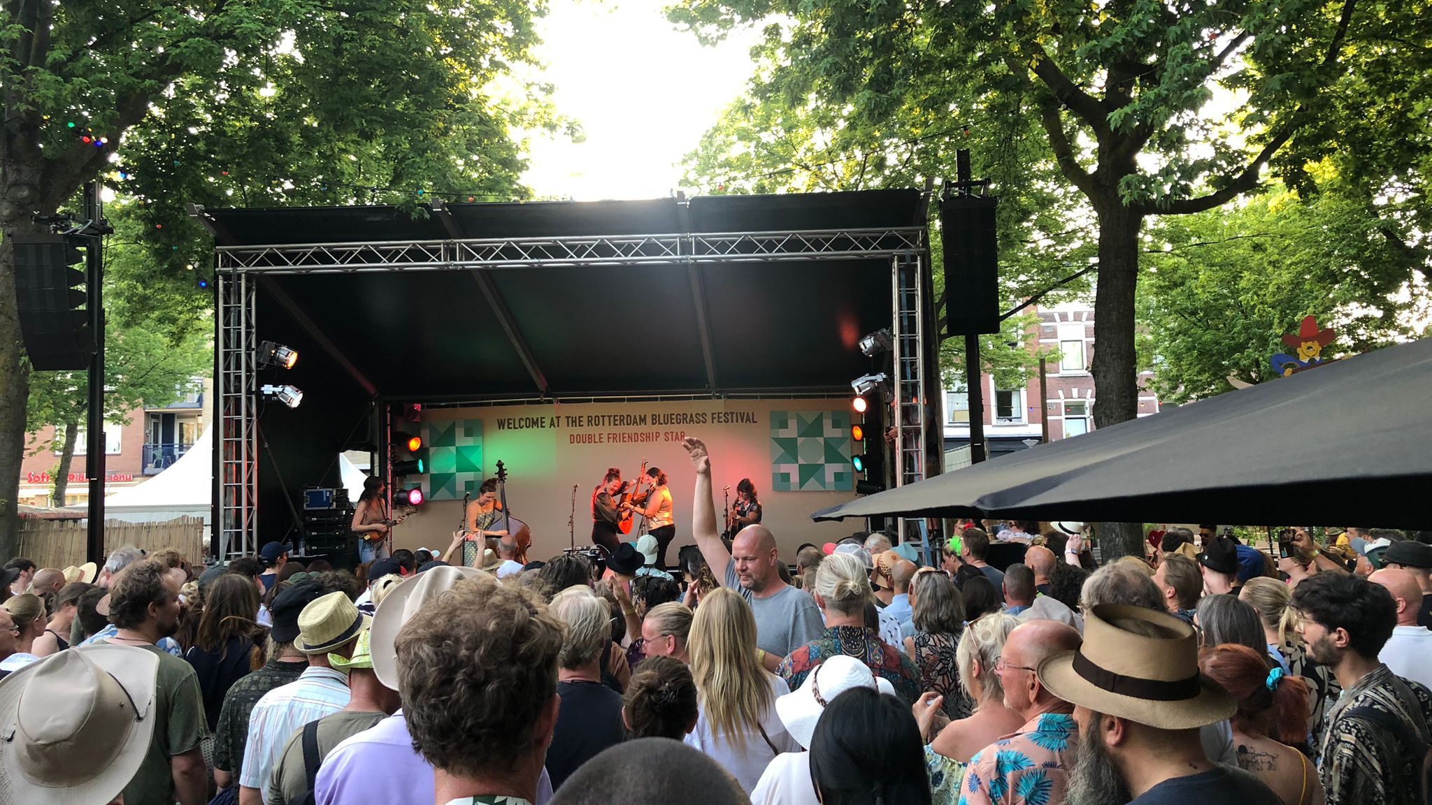 Della Mae's