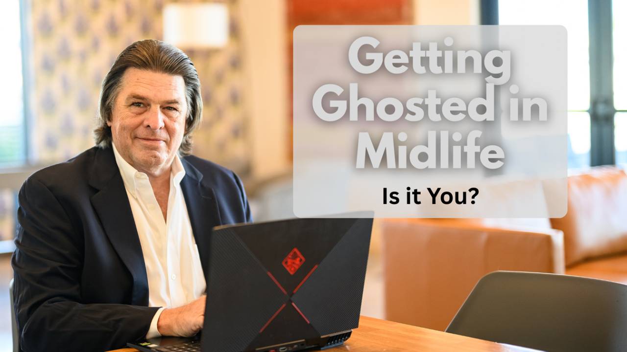 Dating Coach Rick Soetebier at computer.