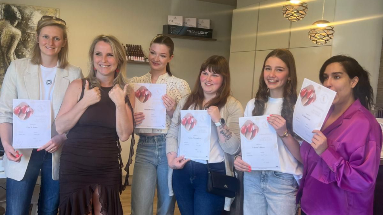 nagelstyliste opleiding bij Sofie De Pauw