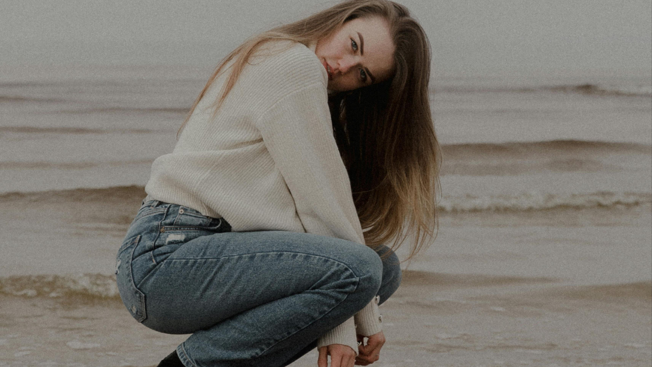 The Signs of Anxiety You Should Not Ignore (Physical, Emotional & Behavioral)