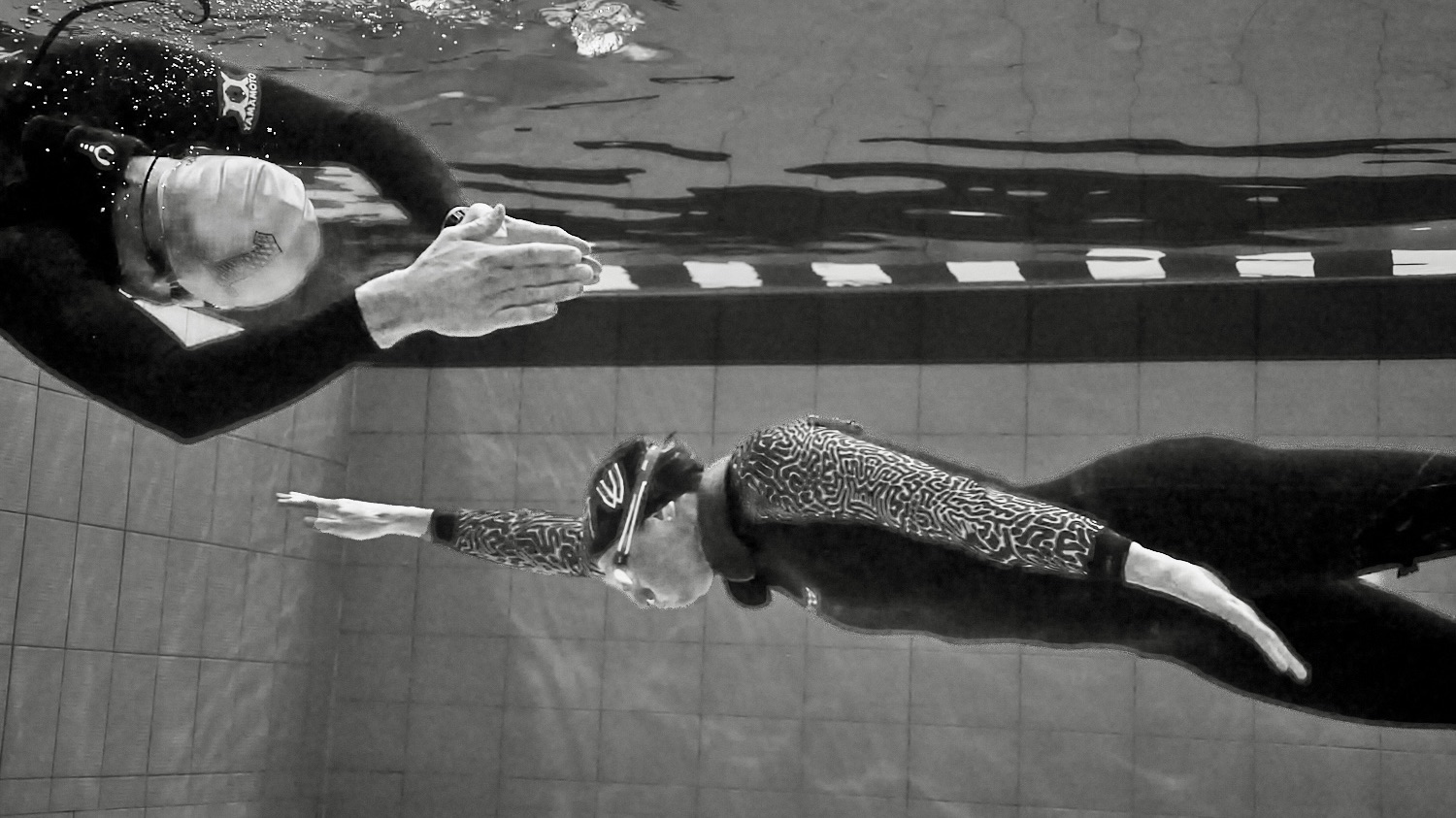 underwater relay, dynamic no fins