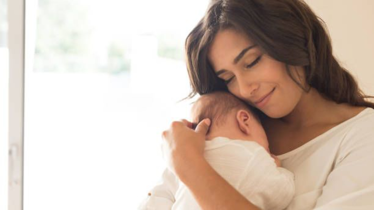 Mindful Motherhood: How To Nurture Well-Being in the Fourth Trimester 