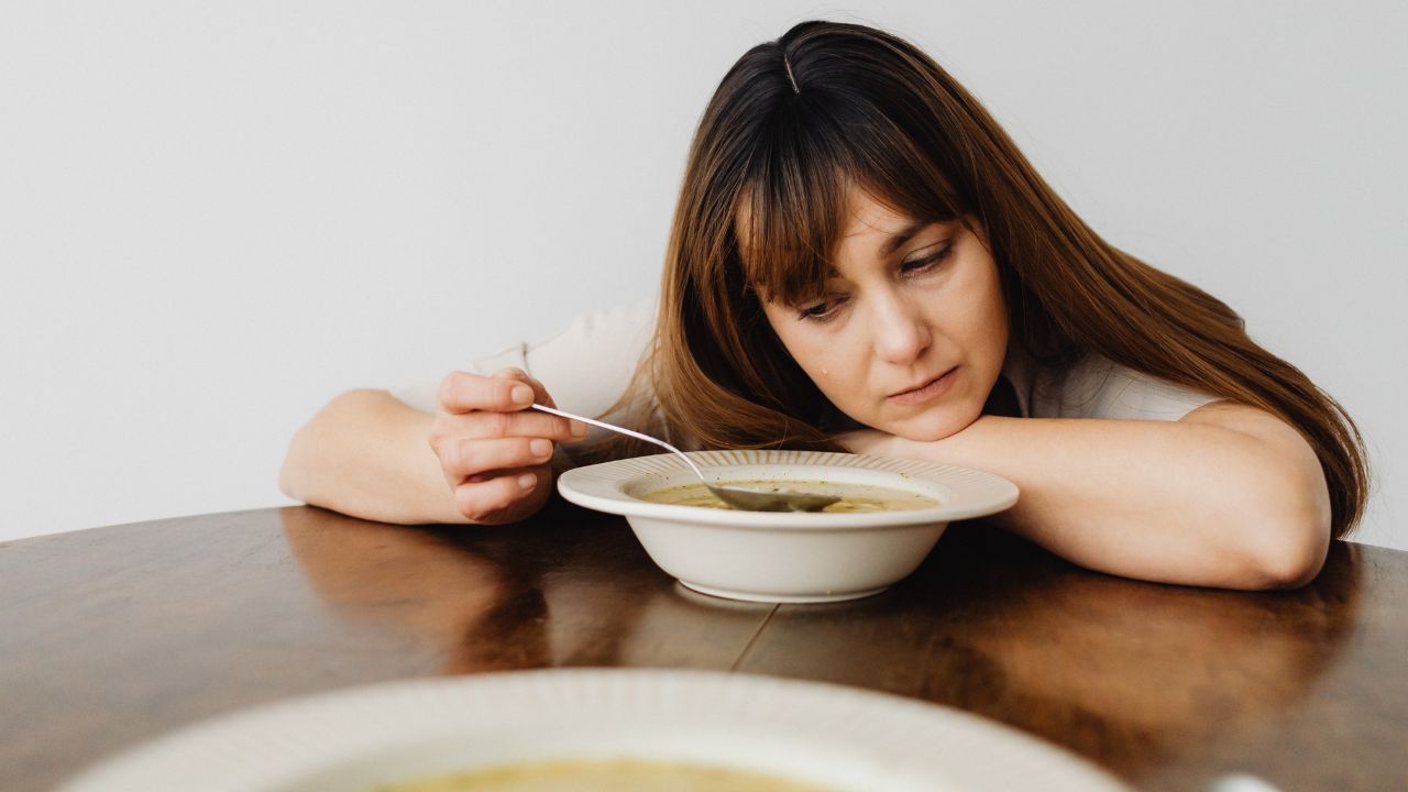 The-Simple-Meal-System-for-Busy-Moms-That-Actually-Works-for-Gut-Health-&-Eczema; woman feels stuck