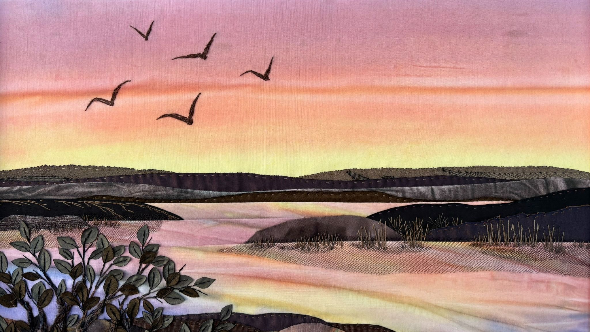 Using synthetic fabric in quilt art