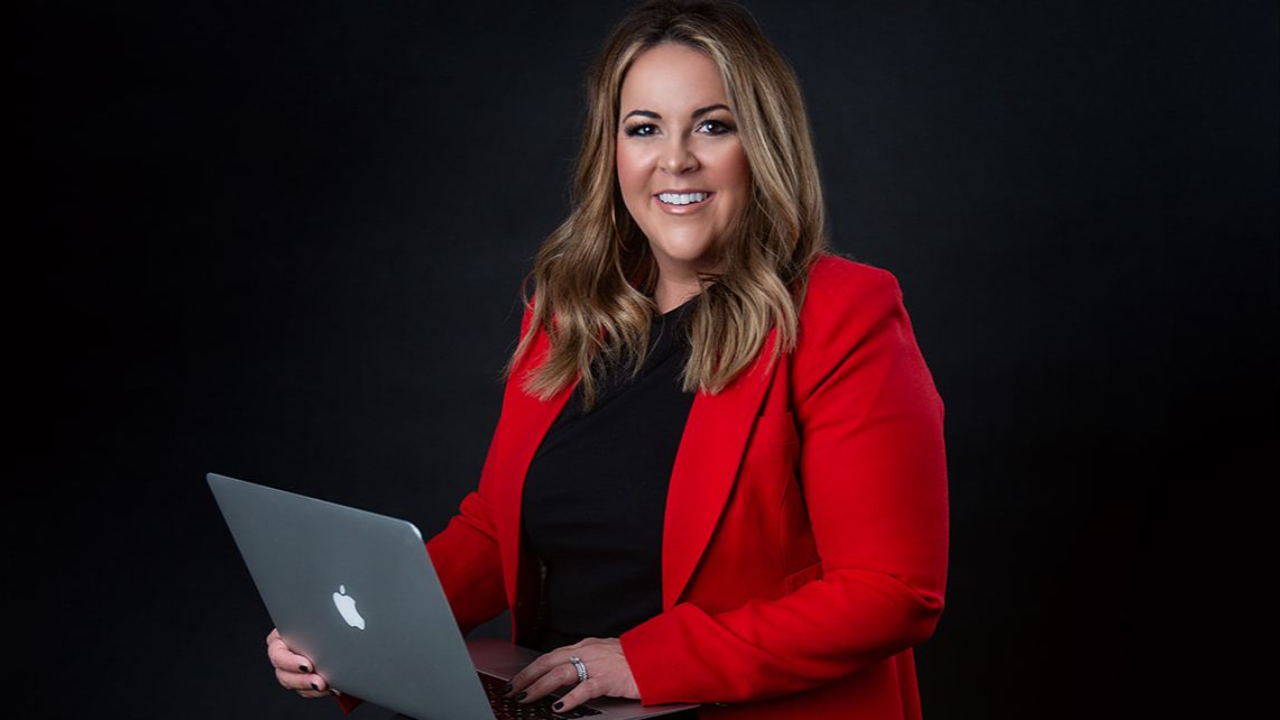 Mackenzie Kilshaw working on a computer