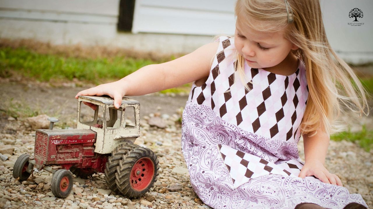 copil-dezvoltare-recuperare-comportament-limbaj-joaca-parinti-mama-singura-ajutor-inspiratie-poveste-terapie-educatie