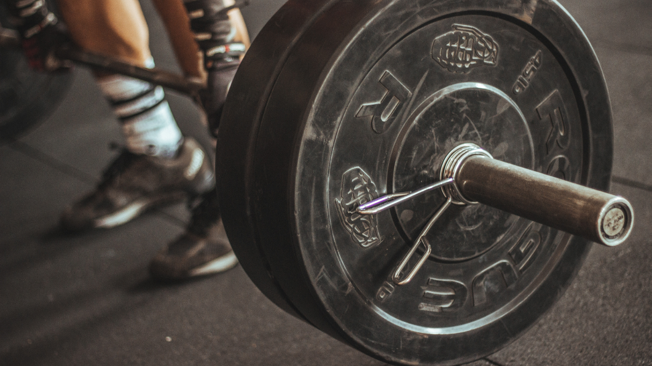  lifting weights with focus and intensity