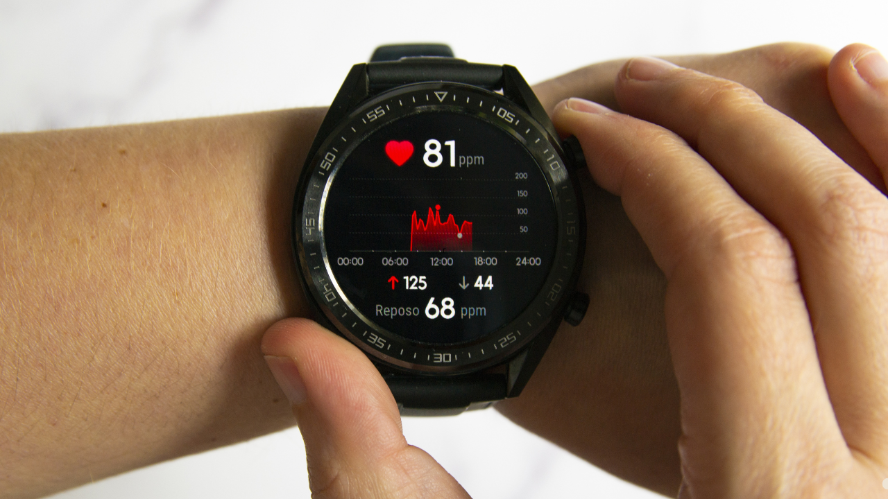 smartwatch displaying average heart rate after run