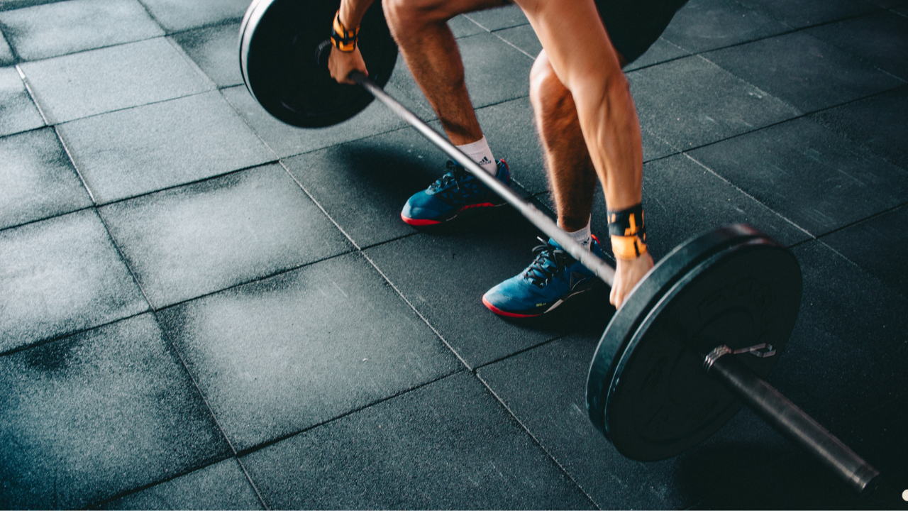 Barbell warm-up set before heavy lift