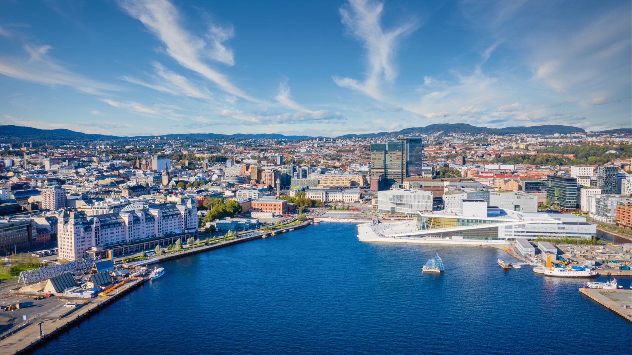 This is a practical guide for private individuals, small business owners, and investors who want to claim deductions correctly. Some deductions are automatic. Others require that you enter the numbers yourself, keep records, and understand where the line goes between a private cost and a deductible expense.