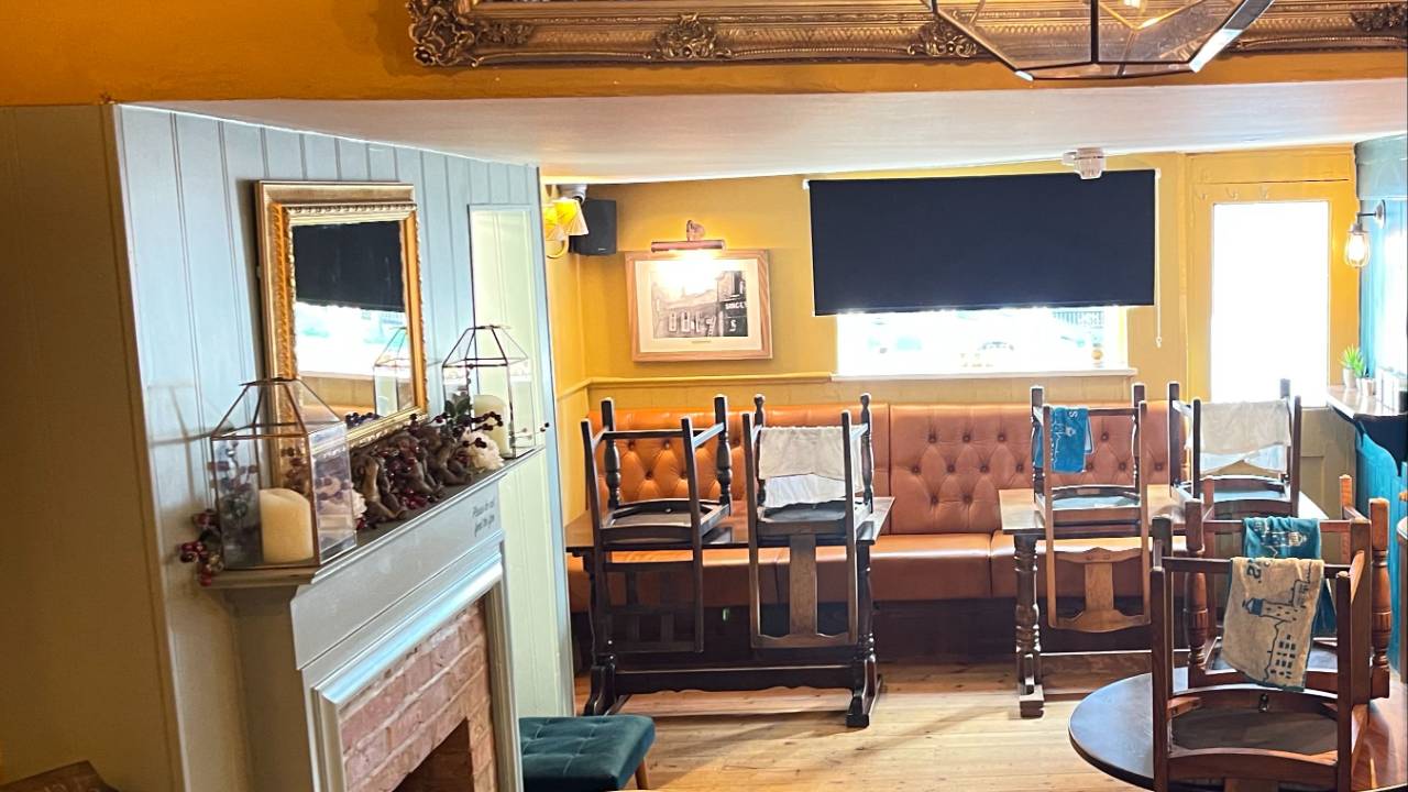 The Lamb Pub Berkhamsted weekly clean – Mackies Cleaning