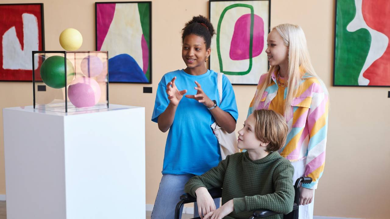 Creativity & Critical Thinking Program for Young Adults (18–28) | Superstars of Tomorrow