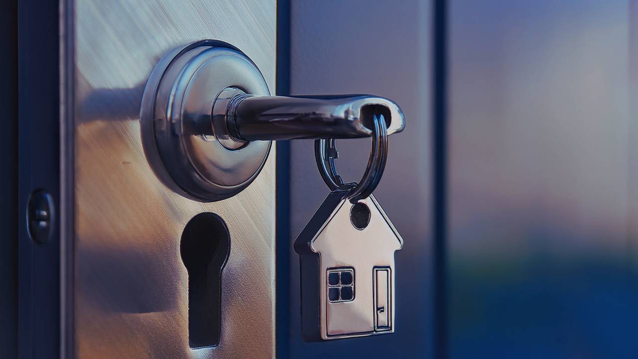 house flip vs rental