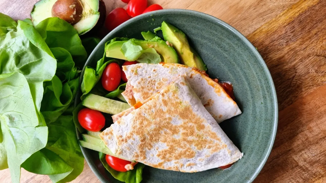 Valmis annos tonnikalaquesadilloja.