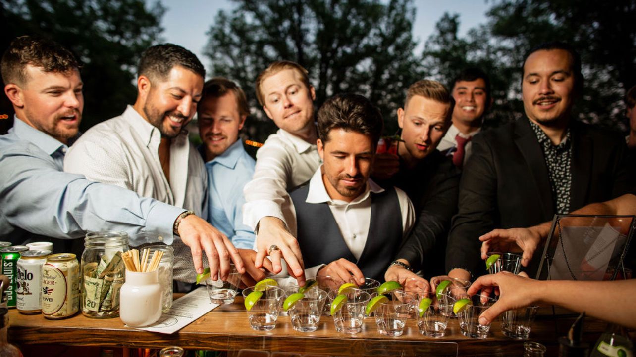 How much does it cost to start a mobile bar